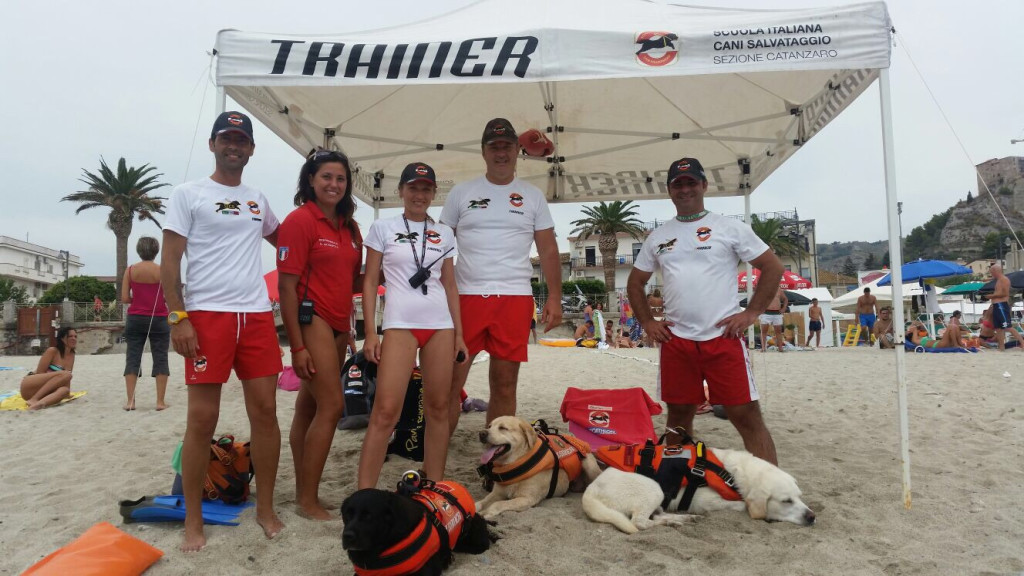 I cani della SICS Tirreno salvano una donna in mare a Roccella Jonica