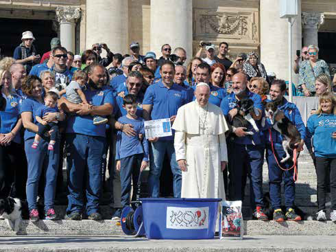 Il Papa ha incontrato la Nazionale italiana di agility dog