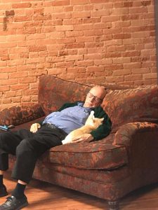 Sai chi è "Cat Grandpa"? Terry Lauerman, il volontario amato dal web.