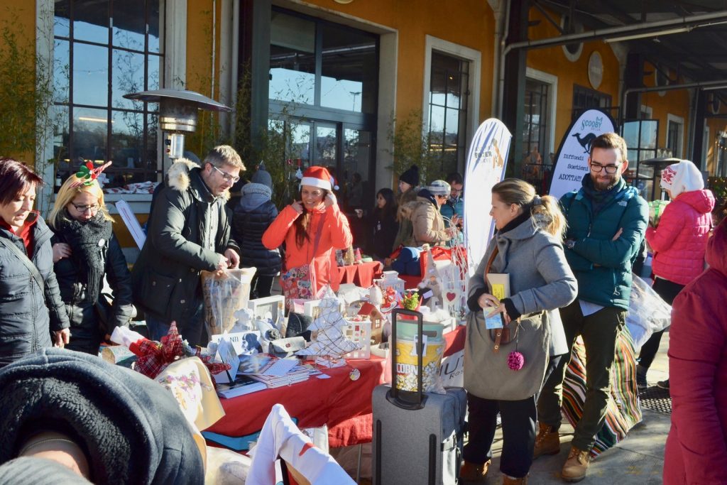 Happy Mylandog Christmas, un villaggio di Natale per i cani meno fortunati