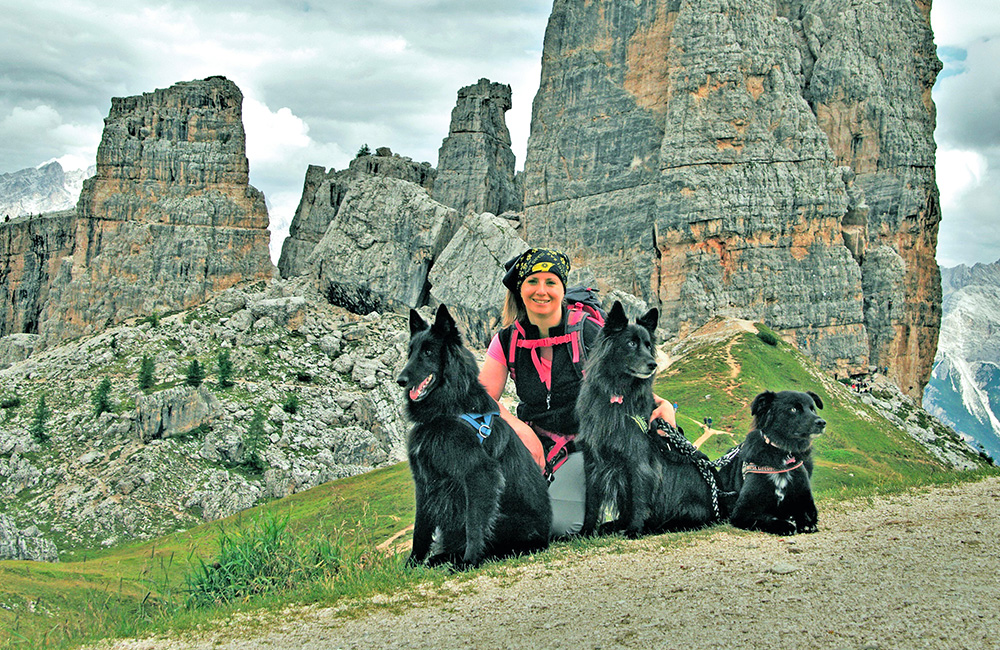 Amo i cani e la montagna. Amo il dog trekking