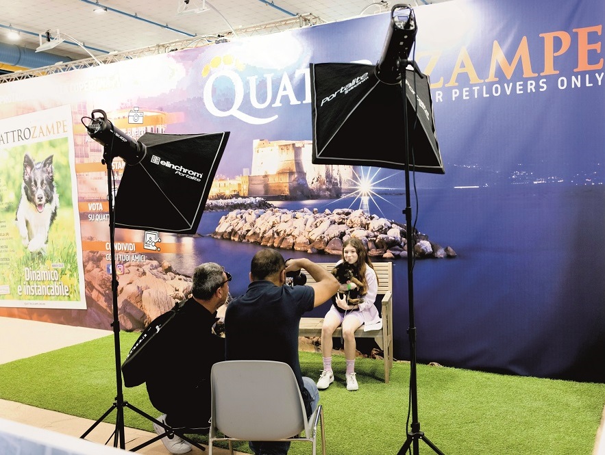 Set fotografico allo stand della rivista Quattrozampe: per gli amanti degli animali torna a Napoli QuattroZampeinFiera